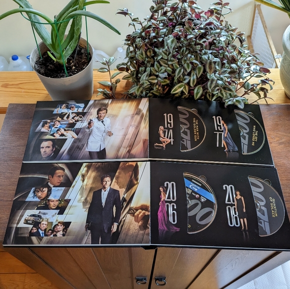 "Bond 50" boxset, "Skyfall" and "Spectre" – 24 James Bond movies - Picture 6 of 7